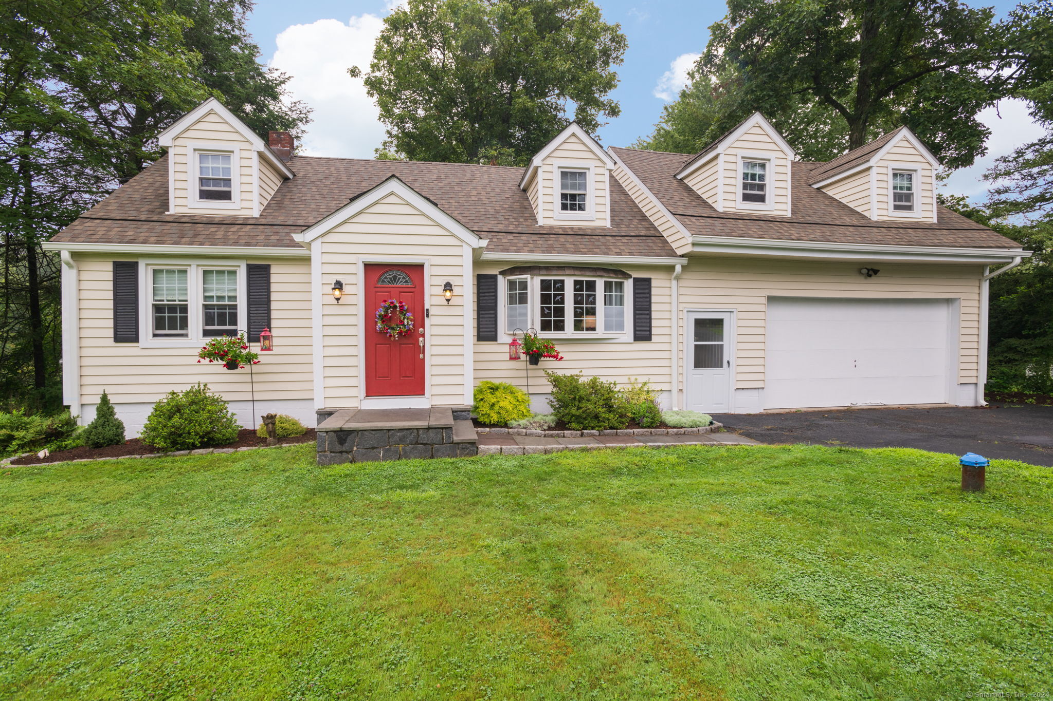 Donnelly Dr, New Fairfield, CT 06812