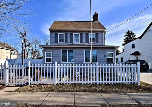 428 Main St, TULLYTOWN, PA, 19007-6205 | Card Image