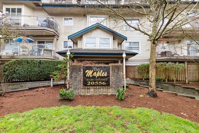 301 - 20556 113 Avenue, Condo with 2 bedrooms, 2 bathrooms and 1 parking in Maple Ridge BC | Image 3