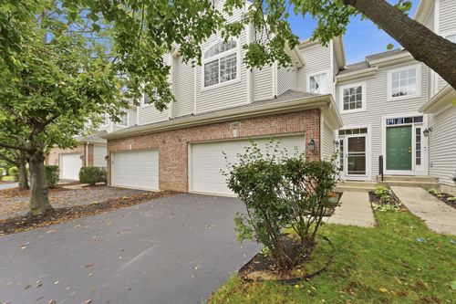 1905 Maureen Dr, Hoffman Estates, IL, 60192-4814 | Card Image