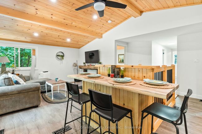 10979 Highway 118, House other with 3 bedrooms, 1 bathrooms and 8 parking in Algonquin Highlands ON | Image 7