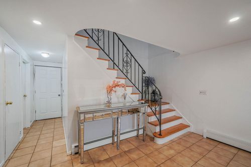 44 Lee Ave, Wheatley Heights, NY, 11798-1843 | Card Image