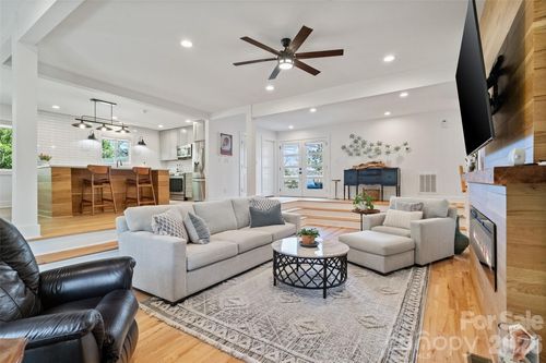 16137 Tana Tea Cir, Tega Cay, SC, 29708-8552 | Card Image