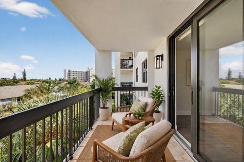 401-2707 Ne 14th Street Cswy, Pompano Beach, FL, 33062-3566 | Card Image