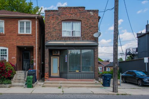 577 Vaughan Rd, York, ON, M6C2R4 | Card Image