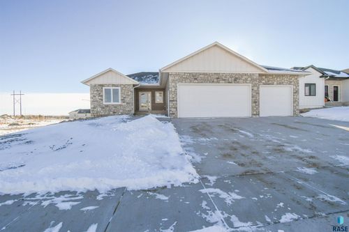 8421 E Spearfish Ct, Sioux Falls, SD, 57110-2857 | Card Image