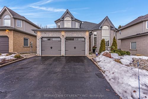 113 Deer Ridge Dr, Kitchener, ON, N2P2K9 | Card Image