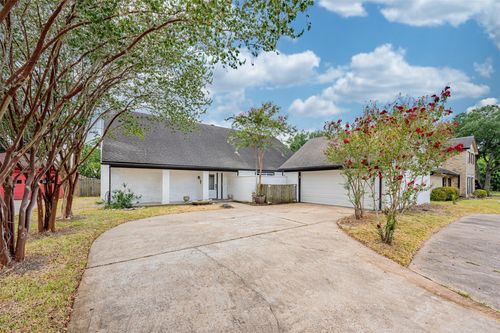 6215 Portal Dr, Houston, TX, 77096-5725 | Card Image