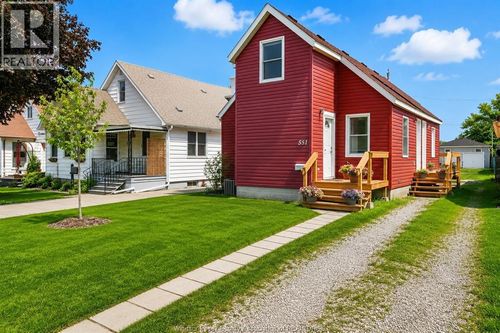 551 Hildegarde Street, Windsor, ON, N8X2Z4 | Card Image