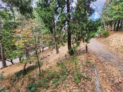 24397 Horst Dr, Crestline, CA, 92325-9619 | Card Image