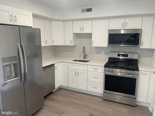 f3-9906 Bustleton Ave, PHILADELPHIA, PA, 19115-2175 | Card Image