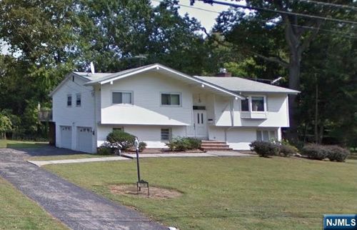 174 Richard Dr, River Vale, NJ, 07675-5566 | Card Image