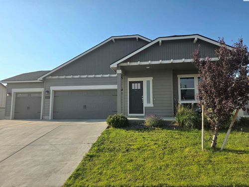 6824 W 27th Ave, Kennewick, WA, 99338-5618 | Card Image
