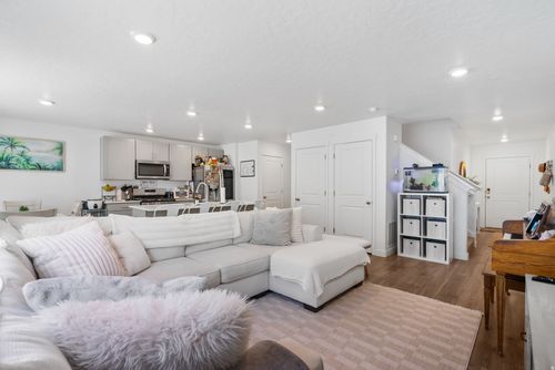 1033 E Reef Dr, Saratoga Springs, UT, 84045-5588 | Card Image