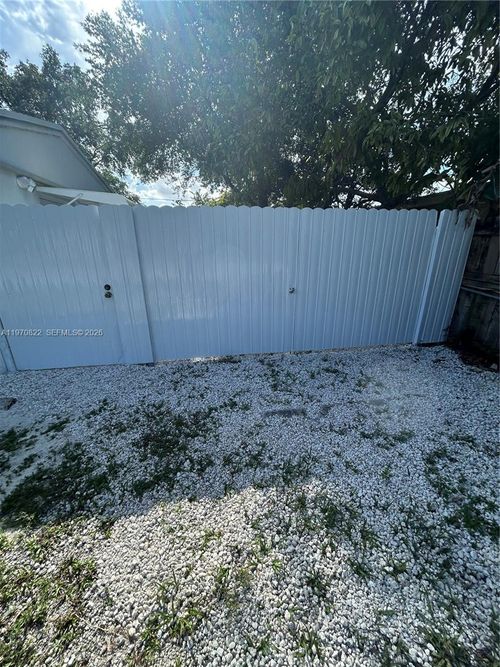 2-9828 Nw 26th Ave, Miami, FL, 33147-2128 | Card Image