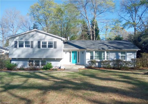 3202 Northampton Dr, Greensboro, NC, 27408-5223 | Card Image