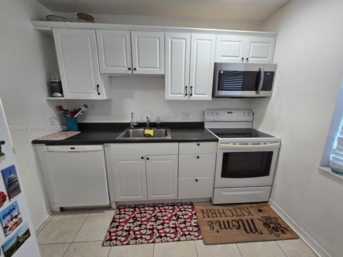 310-7837 Golf Circle Dr, Margate, FL, 33063-7355 | Card Image