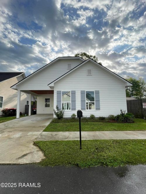 127 Santa Marta Dr, Youngsville, LA, 70592-6350 | Card Image