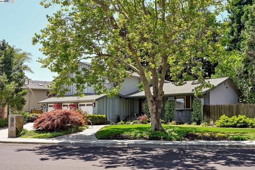 561 Santander Dr, San Ramon, CA, 94583-2157 | Card Image