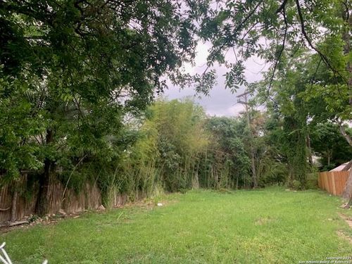 318 Trail St, San Antonio, TX, 78212-3133 | Card Image