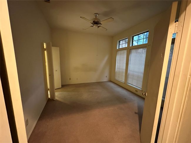 9708 - 9706 Springtree Ln, Home with 4 bedrooms, 4 bathrooms and 4 parking in Dallas TX | Image 13