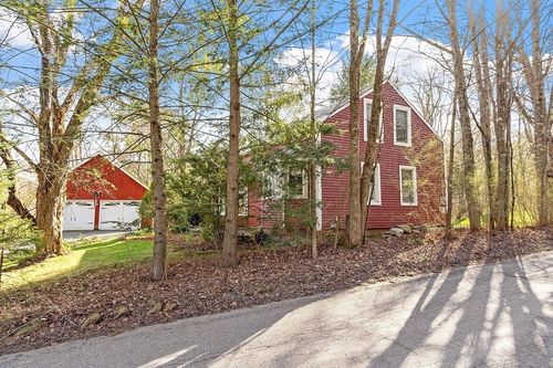 84 W Mountain Rd, Bernardston, MA, 01337-9460 | Card Image
