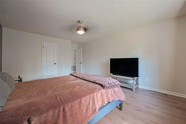 28903 Raestone St, House other with 3 bedrooms, 2 bathrooms and 2 parking in Spring TX | Image 33
