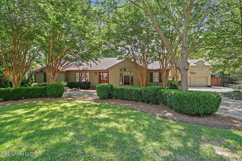 3844 Hawthorne Dr, Jackson, MS, 39206-5827 | Card Image