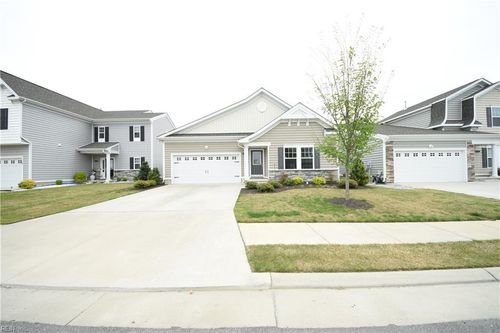 126 Peck Ln, Suffolk, VA, 23434-7611 | Card Image