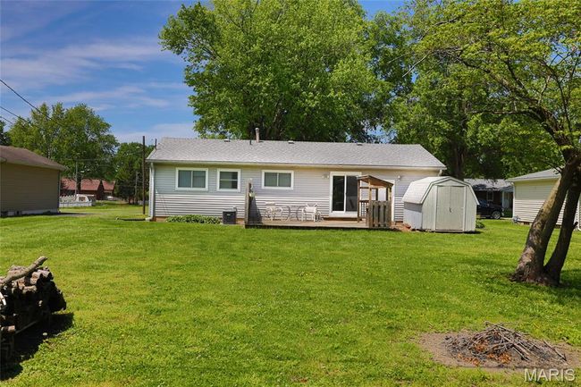 14 Dee St, House other with 3 bedrooms, 2 bathrooms and 2 parking in Moro IL | Image 20