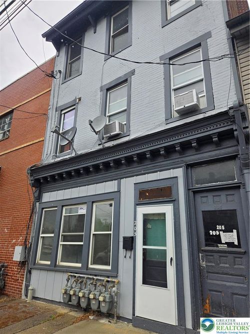 1f-205 Front St, CATASAUQUA, PA, 18032-2811 | Card Image