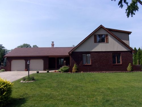 447 Scarborough Rd, Valparaiso, IN, 46385-8008 | Card Image