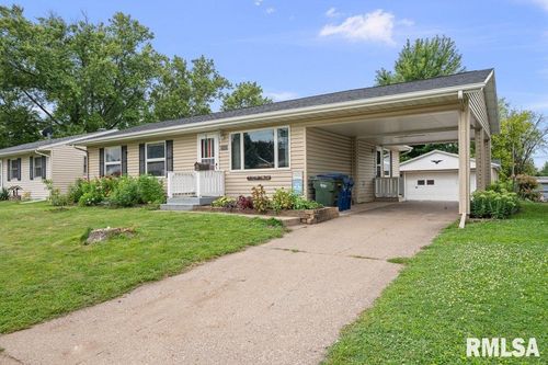 2052 N Linwood Ave, Davenport, IA, 52804-2923 | Card Image