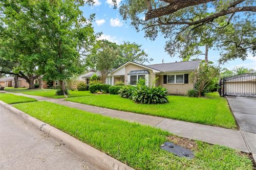 5322 Rutherglenn Dr, Houston, TX, 77096-4146 | Card Image