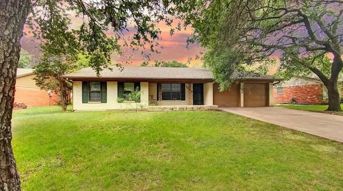 1403 Village Dr, College Station, TX, 77840-3046 | Card Image