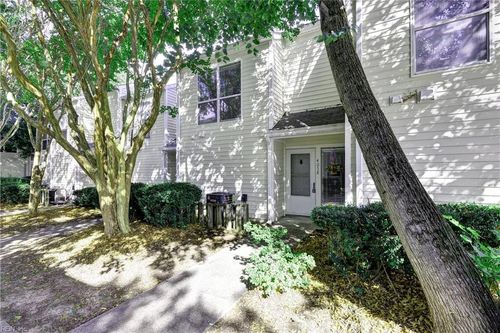 4058 Midlands Rd, Williamsburg, VA, 23188-2582 | Card Image