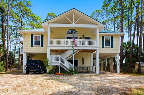 548 E Pine Ave, Saint George Island, FL, 32328-2921 | Card Image