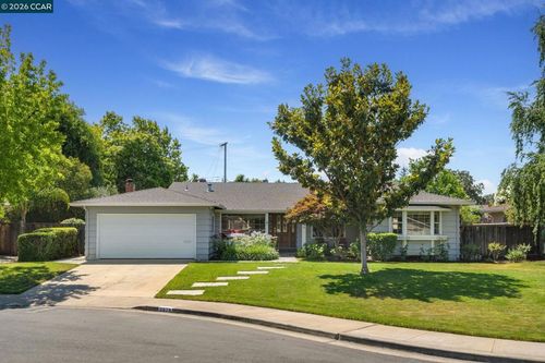 3074 Santa Maria Ct, Concord, CA, 94518-2812 | Card Image
