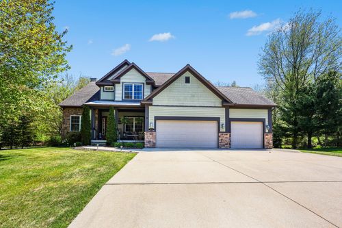 275 Boulder Dr, Norton Shores, MI, 49444-7738 | Card Image