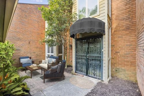 45 Willow Gln, Atlanta, GA, 30342-1109 | Card Image