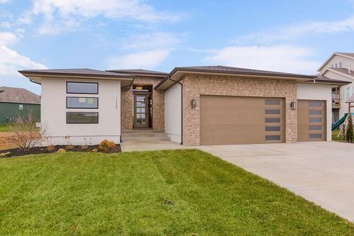 16642 S Hall St, Olathe, KS, 66062-8115 | Card Image