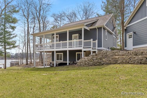 12636 Point Dr, Gowen, MI, 49326-9718 | Card Image