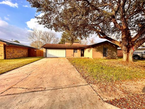 2215 Gontier Dr, Bay City, TX, 77414-8578 | Card Image