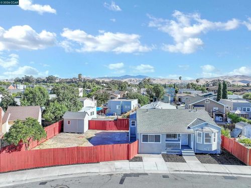 425 W 8th St, Pittsburg, CA, 94565-2405 | Card Image