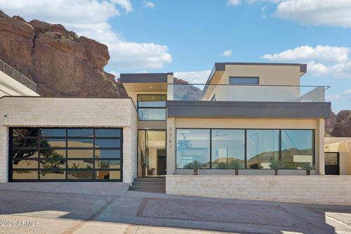 5761 N Echo Canyon Cir, Phoenix, AZ, 85018-1270 | Card Image