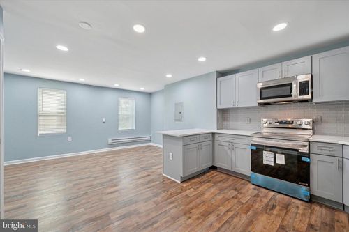 6033 Vine St, PHILADELPHIA, PA, 19139-1133 | Card Image