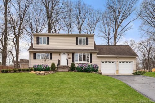 5 Short Hill Rd, New City, NY, 10956-2415 | Card Image