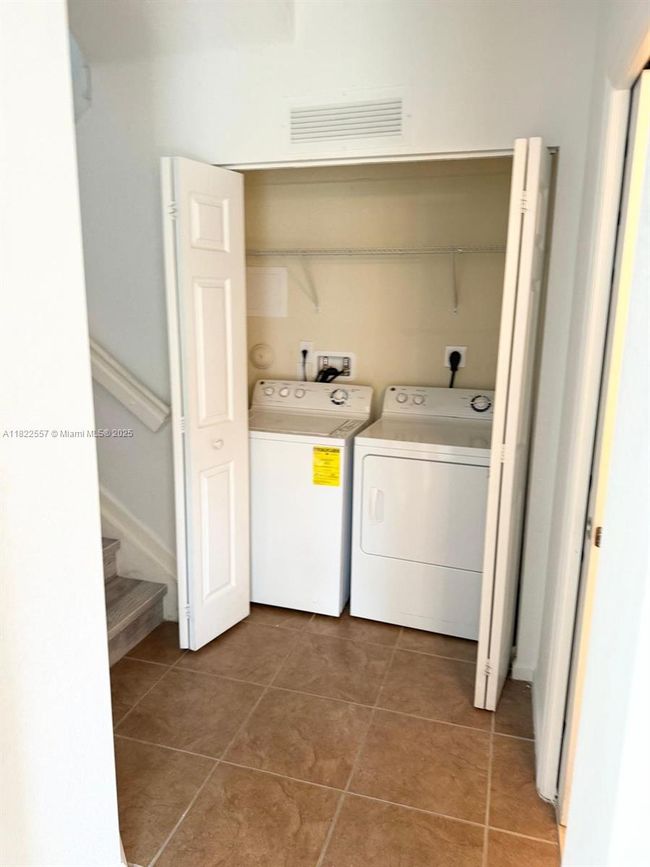 APT-213 - 8900 Nw 97 Th Ave, Condo with 3 bedrooms, 3 bathrooms and null parking in Medley FL | Image 10