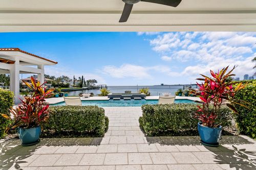 611 Brightwaters Blvd Ne, ST PETERSBURG, FL, 33704-3715 | Card Image