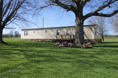 5750 New Hope Rd, Denton, NC, 27239-9339 | Card Image